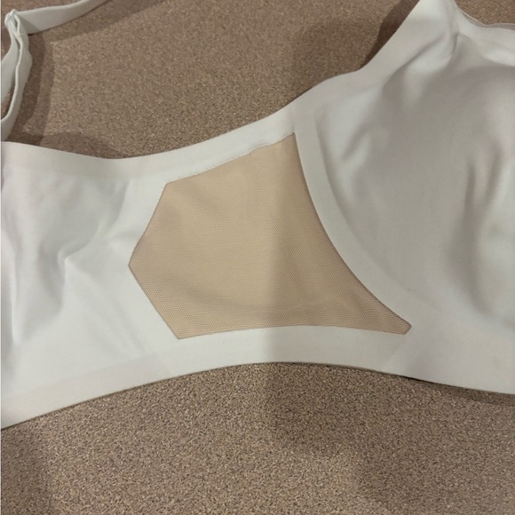 Honeylove Crossover Bra - Picture 3 of 6